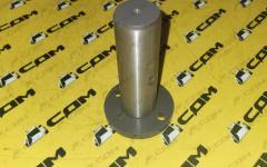 Палец верхний крепления цилиндра челюстного ковша d=40 L=135 круглый фланец на 2 болта Shanmon 388H