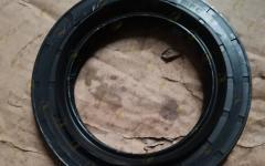 Сальник редуктора заднего моста 90х140х12/20 LG876H 36403100679/LGQ870AL.03.03