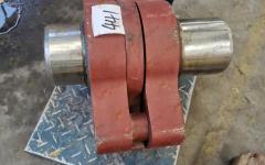 Вал вибратора в сборе левый CDM520A6 LG520.30.01.04