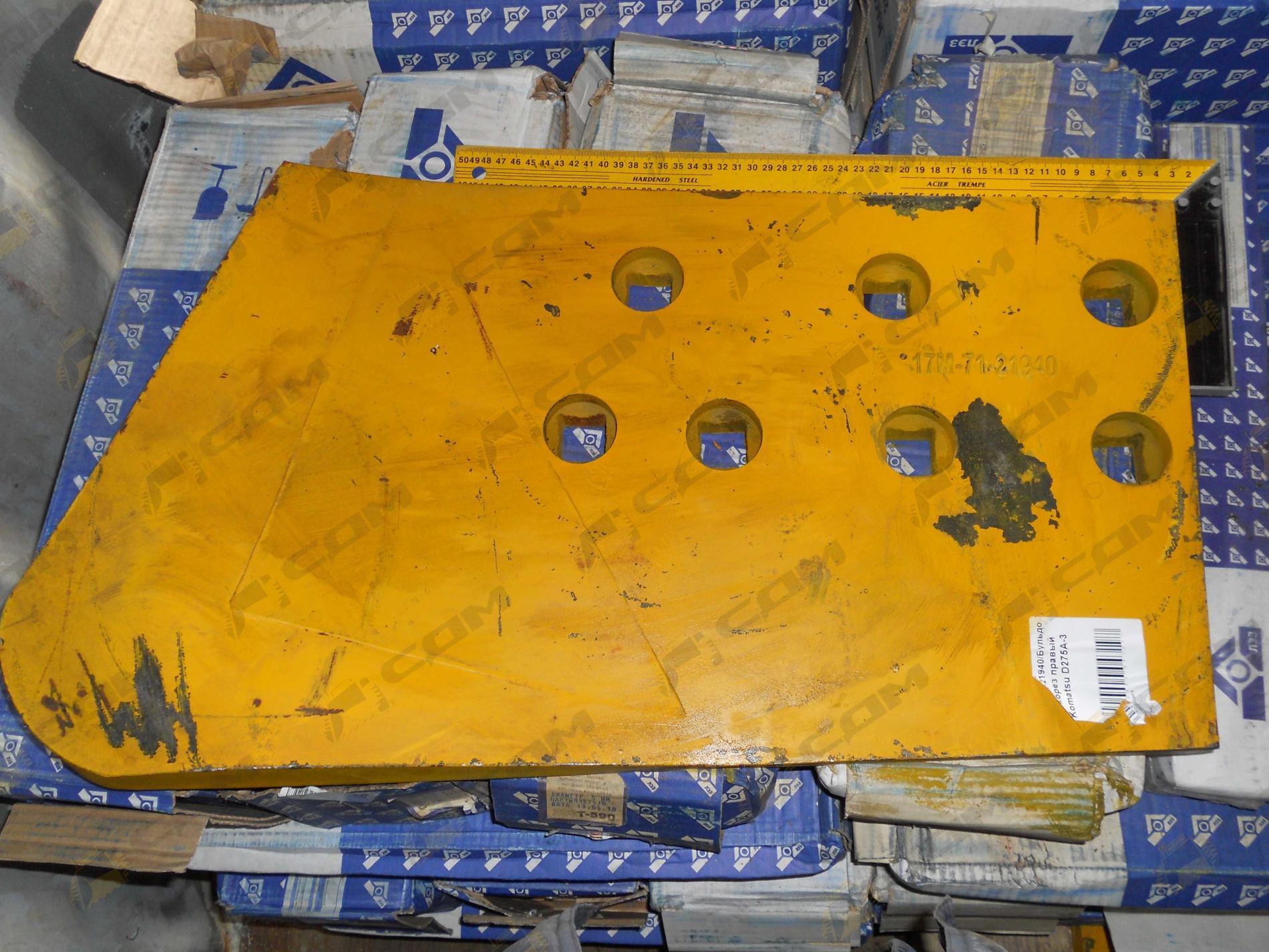 Бокорез правый Komatsu D275А-3 17М-71-21940
