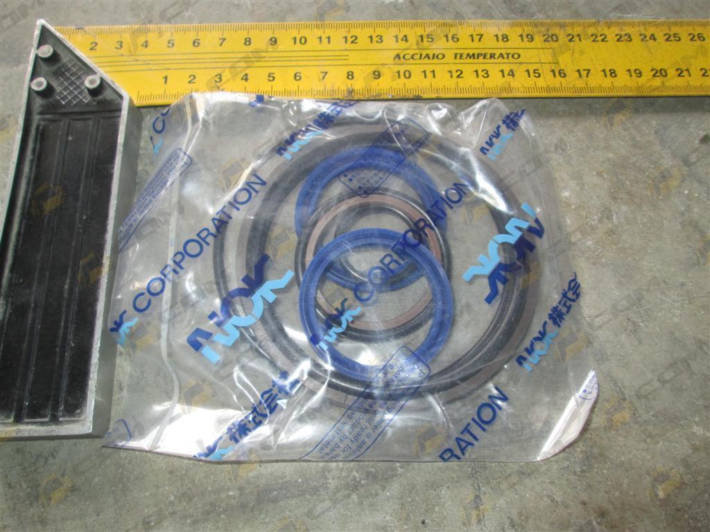 Ремкомплект цилиндра поворота CDM520A6 680080000264
