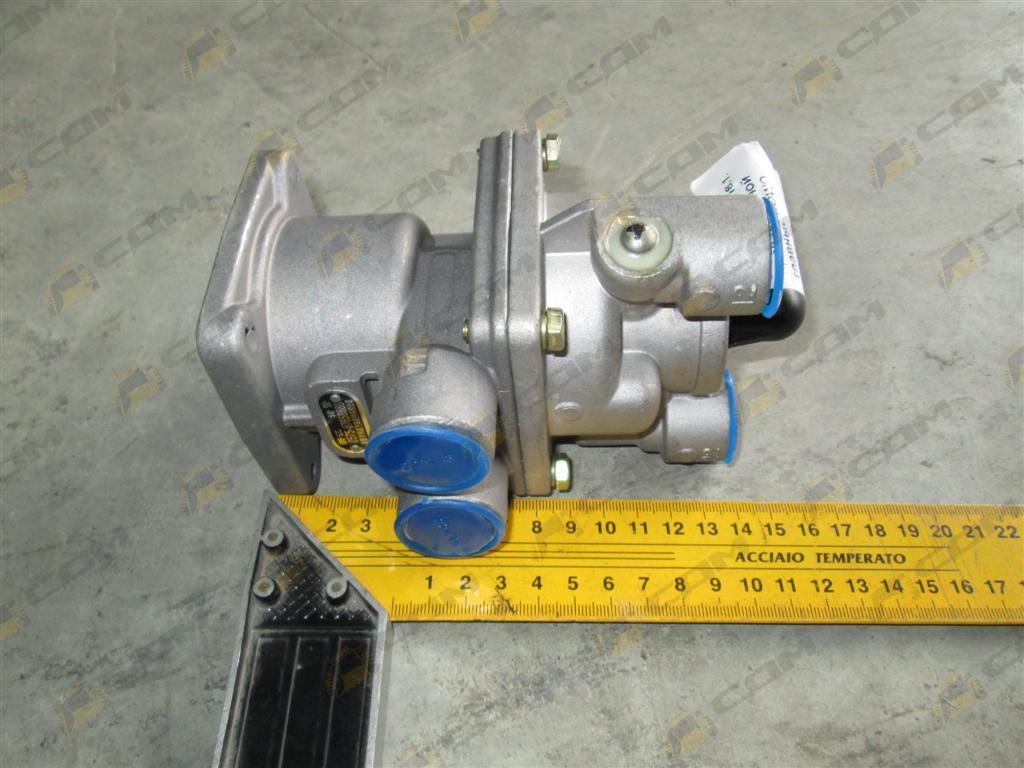 Кран тормозной главный HOWO (2011г.)  WG9000360520/2