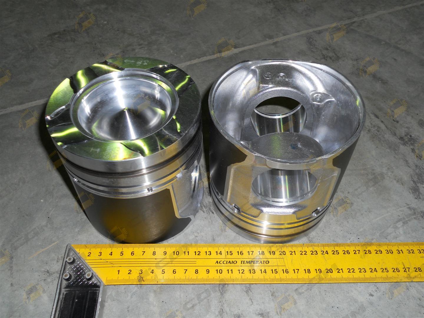 Поршень D12 HOWO A7 VG1246030001