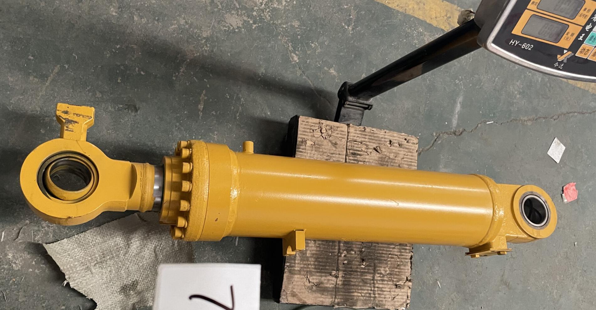 Цилиндр управления ковшом D штока 80 мм SDLG LG933 4120000868