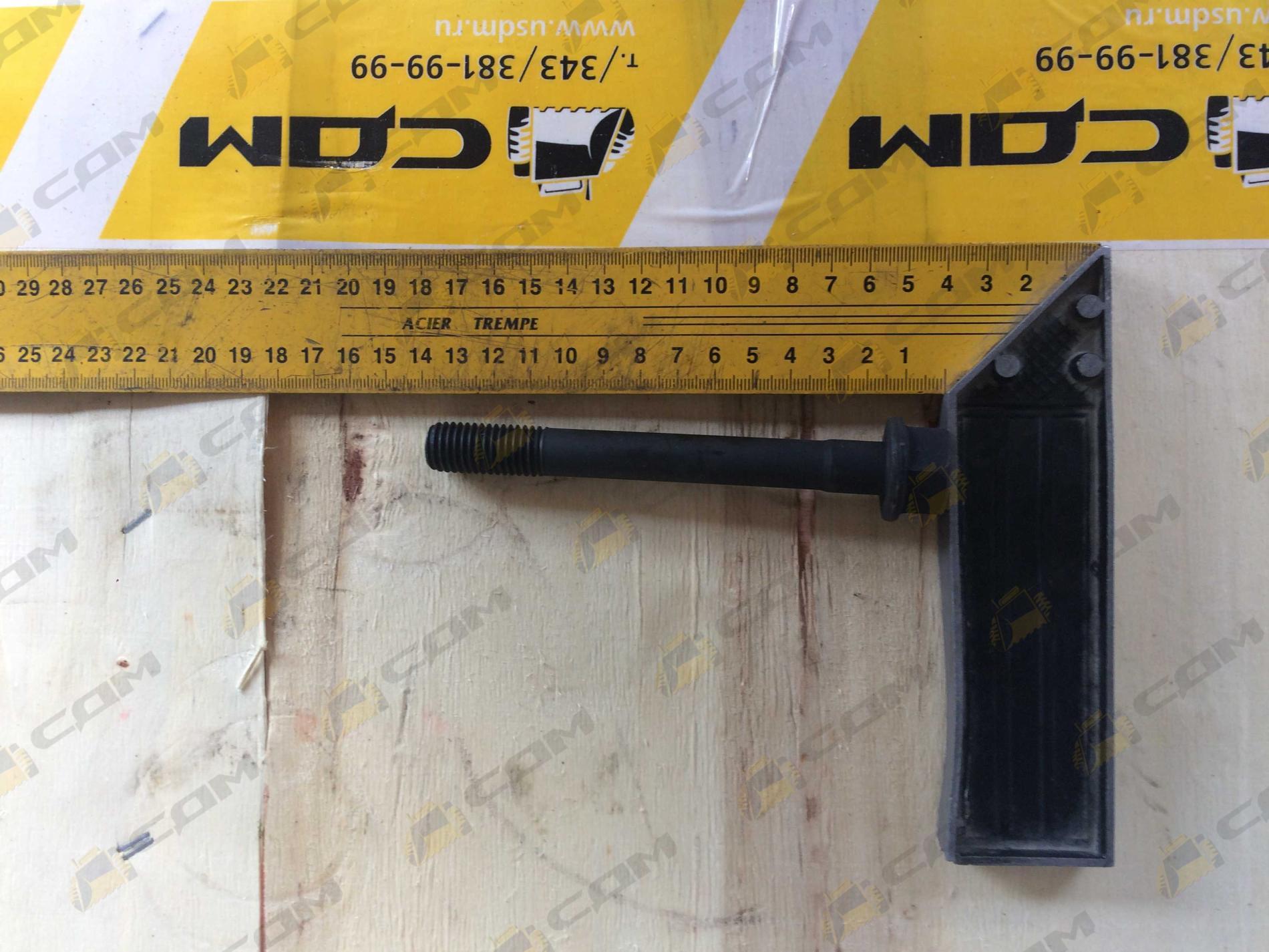 Болт ГБЦ (6) 330-1003018В 330-1003018B