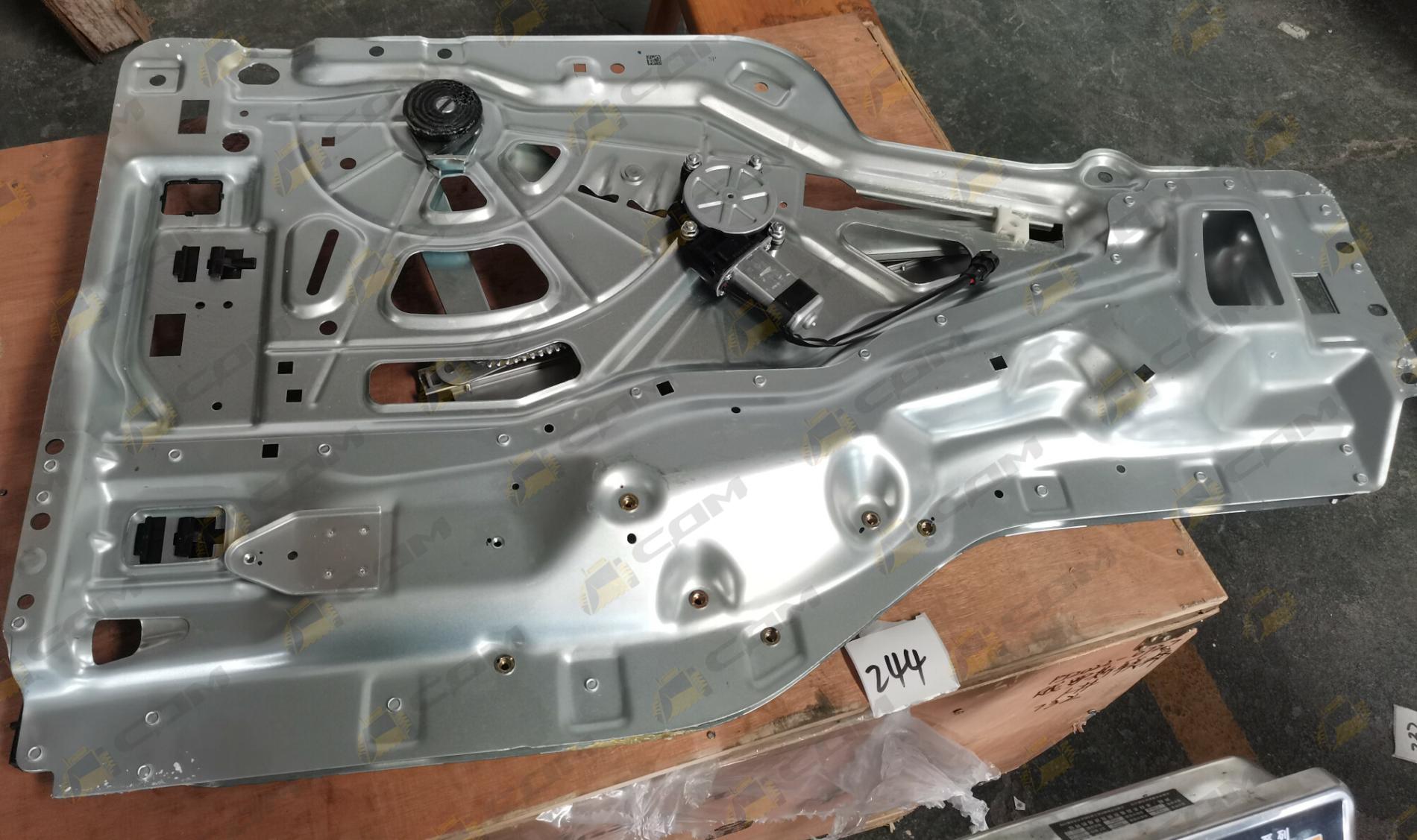 Стеклоподъемник правый HOWO SITRAK T5G 711W62645-6050