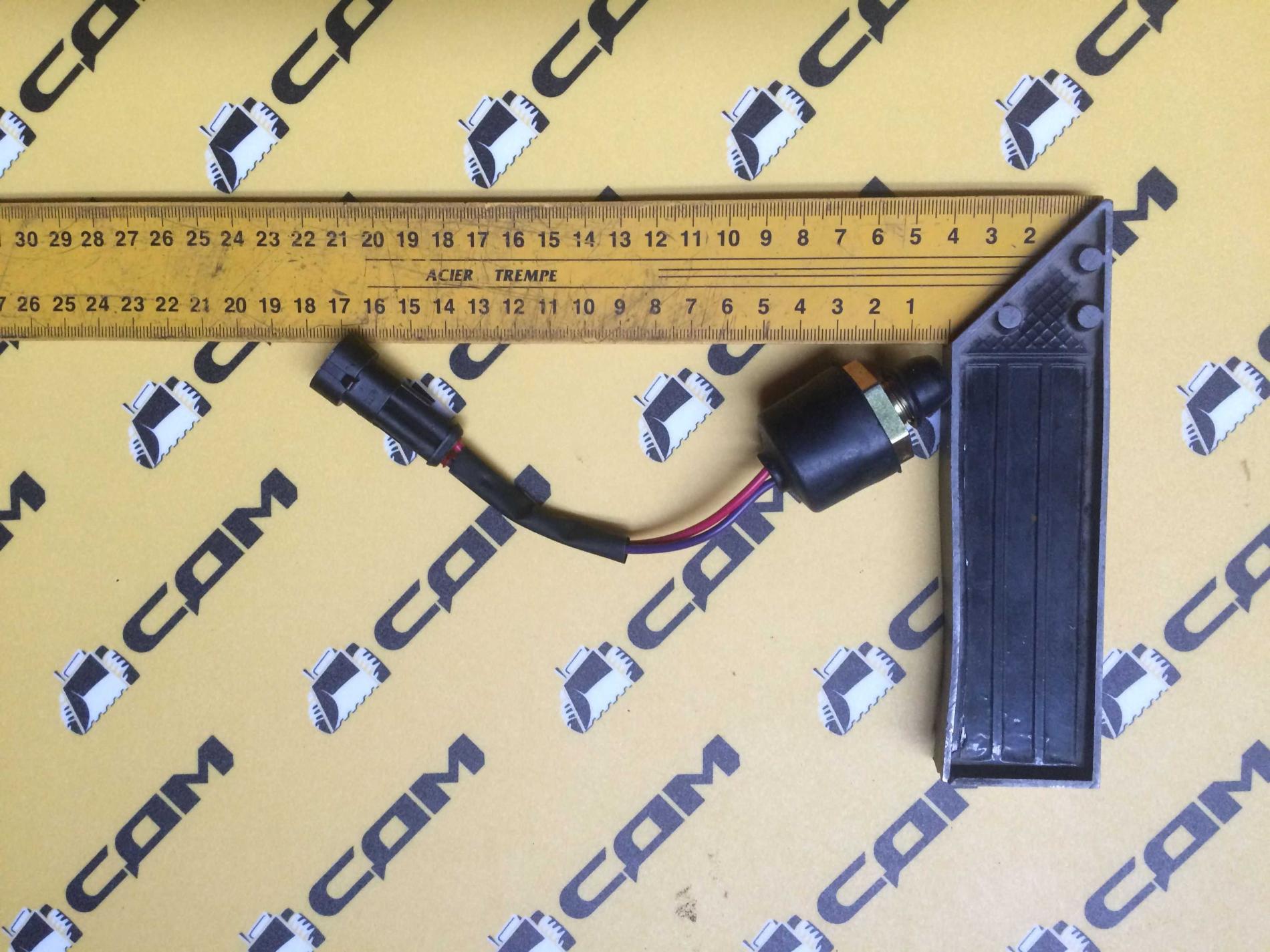 Датчик стоп-сигнала (лягушка) М13 LG855B LG855BII.15I.30